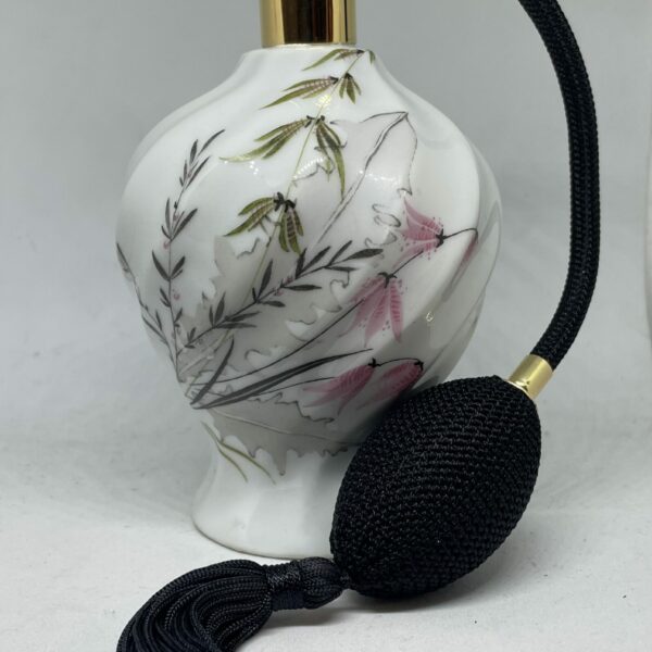 Vaporisateur robe de porcelaine
